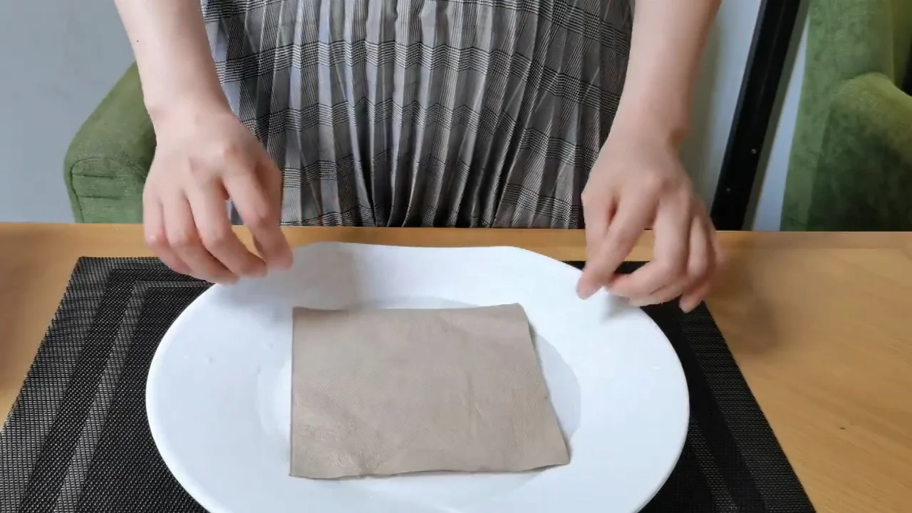 High quality recycled eco-friendly paper napkins multi-size wood color folded paper napkins restaurant custom logo paper napkins