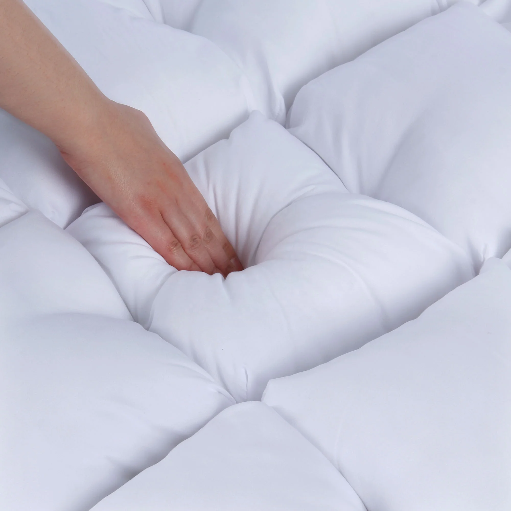 Hot Never go flat handmade baffle box & down alternative fiber mattress topper