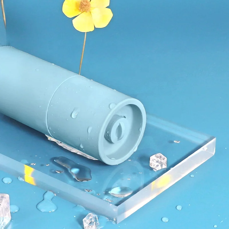 Wellfine 3-In-1 Silicone Cube Roller Ice Massage Ball Upgrade Ice Face Roller Mold Ice Roller for Face