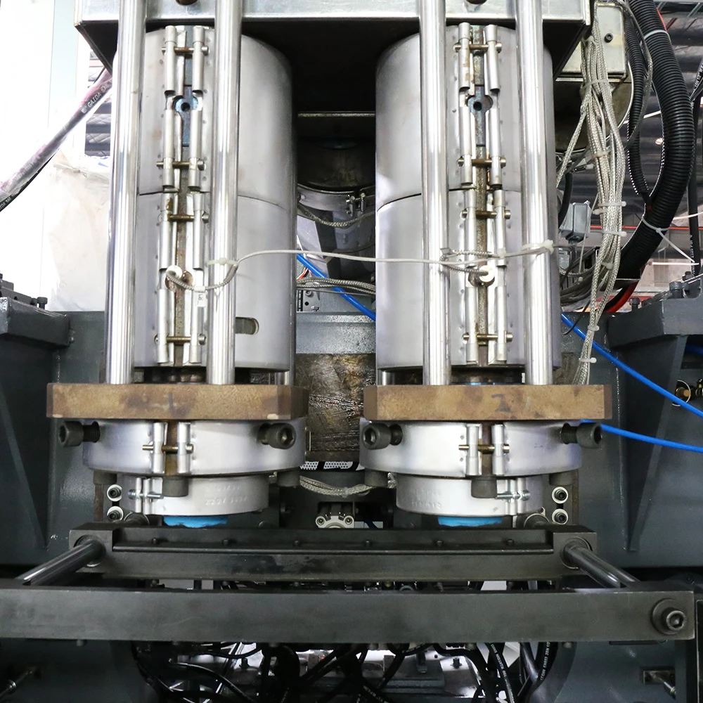 TONGDA HTll2L  Fully automatic hdpe small bottle plastic sea ball  blow moulding machine 1 liter