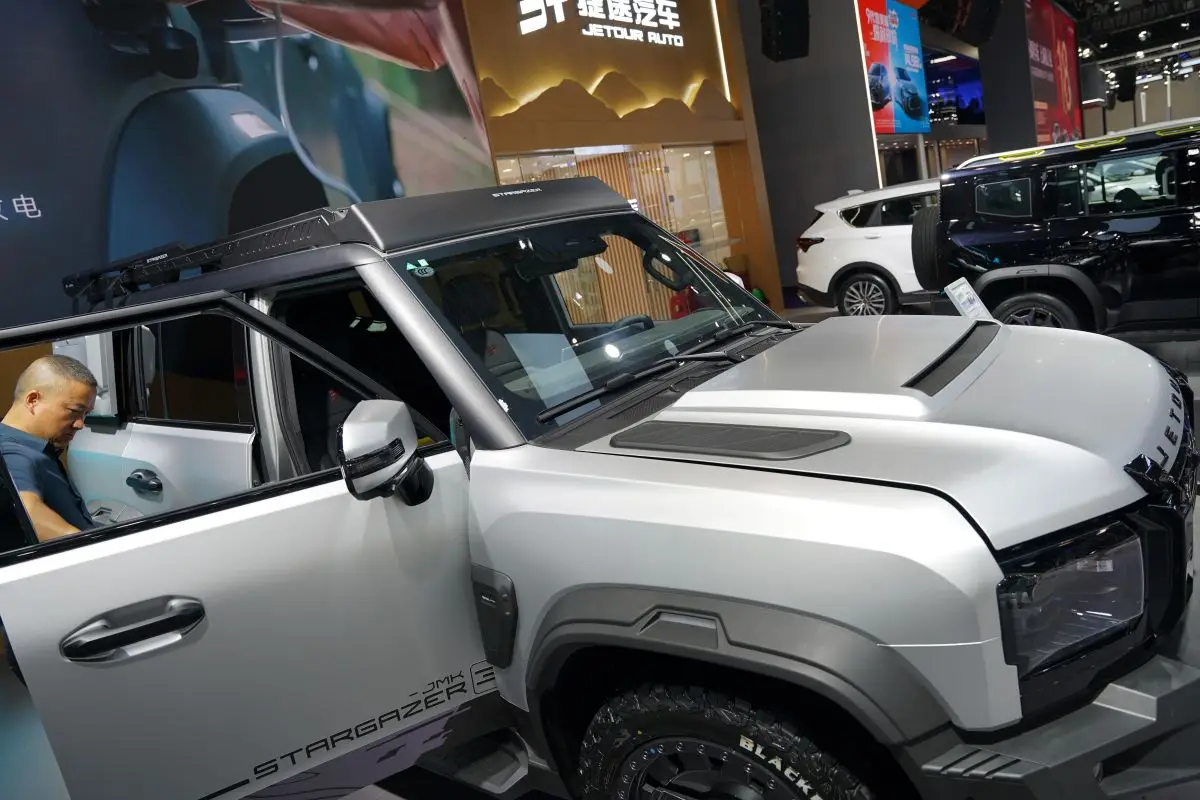 2024 Chery бренд 2 0 т бензин Jetour T2 сильный 2WD 4WD дорожный аксессуары 5-местный внедорожник Jet t-2 автомобиль для продажи