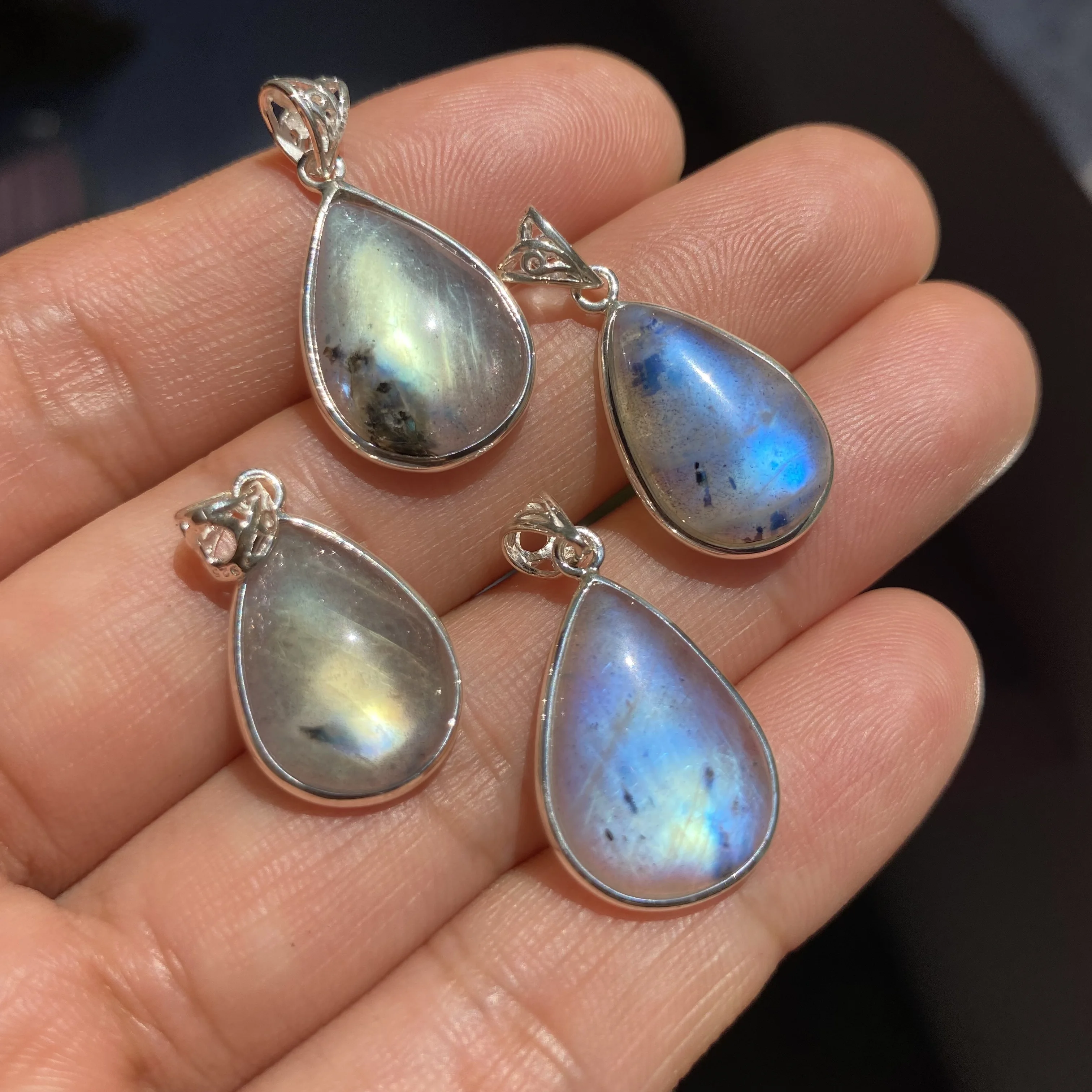 Wholesale Price 925 Silver Inlay Natural Strong Flash Labradorite Gemstone Crystal Teardrops Pendant For Gift