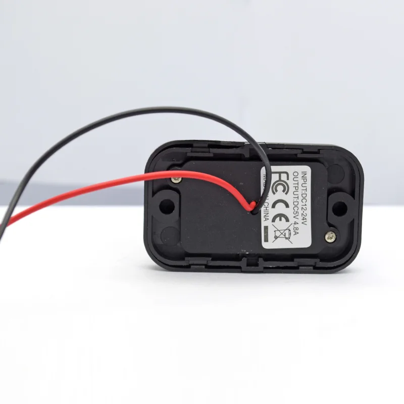 YUJIE Auto factory 12V/24V RV USB Outlet Car Boat Vehicle Bus RV ATV Phone Charger Adapter Panel Dual QC 3.0 Car Charger Socket