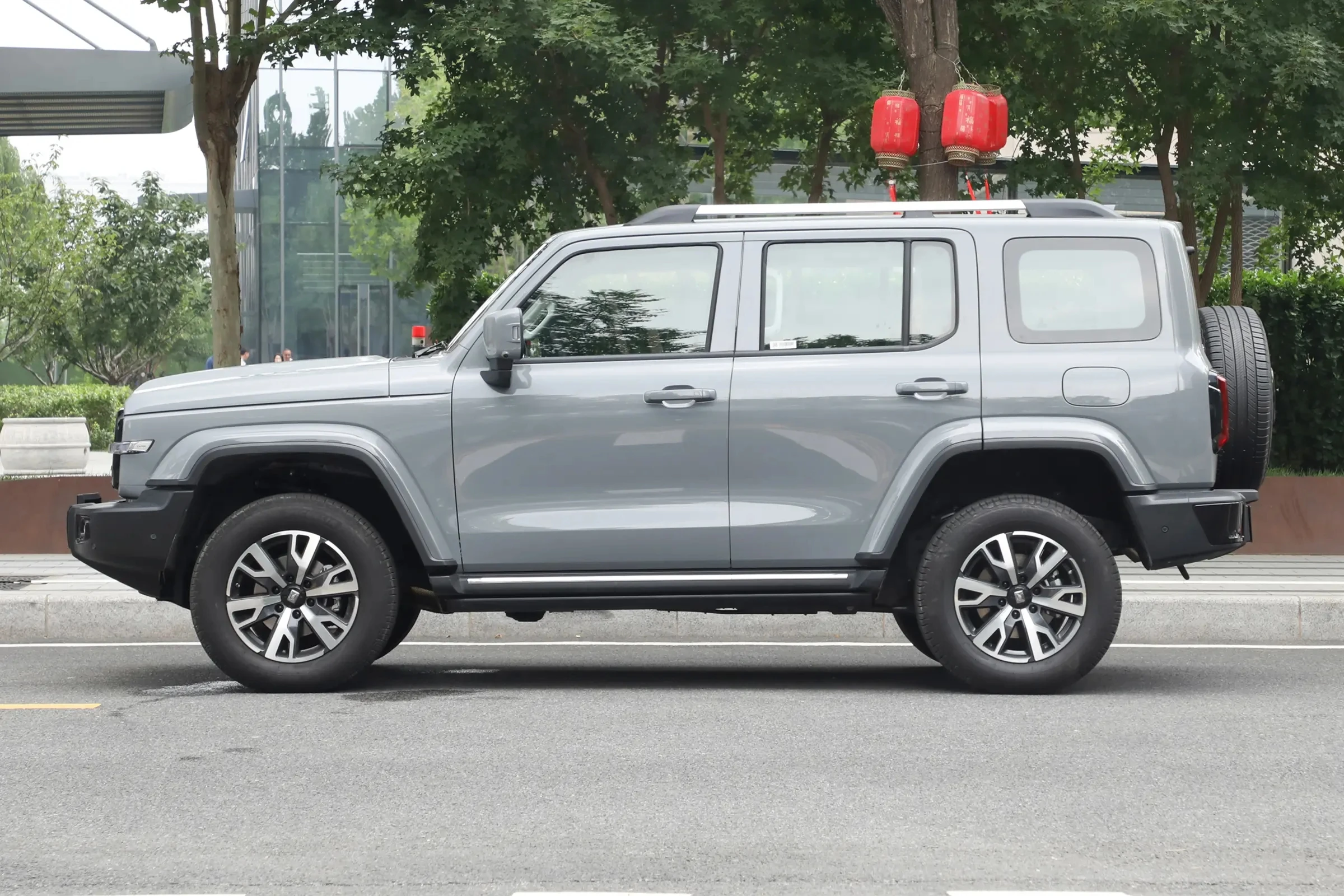 YK MOTORS 2024 внедорожные двигатели Gwm Saibo 300 Гибридный спортивный внедорожник б/у