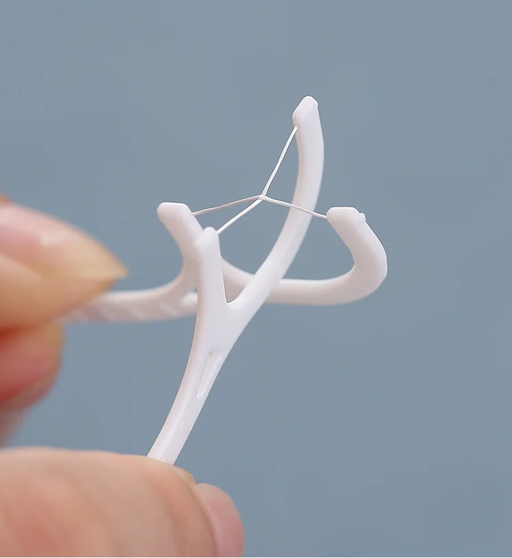 Классическая полимерная одноразовая эластичная зубочистка для чистки полости рта