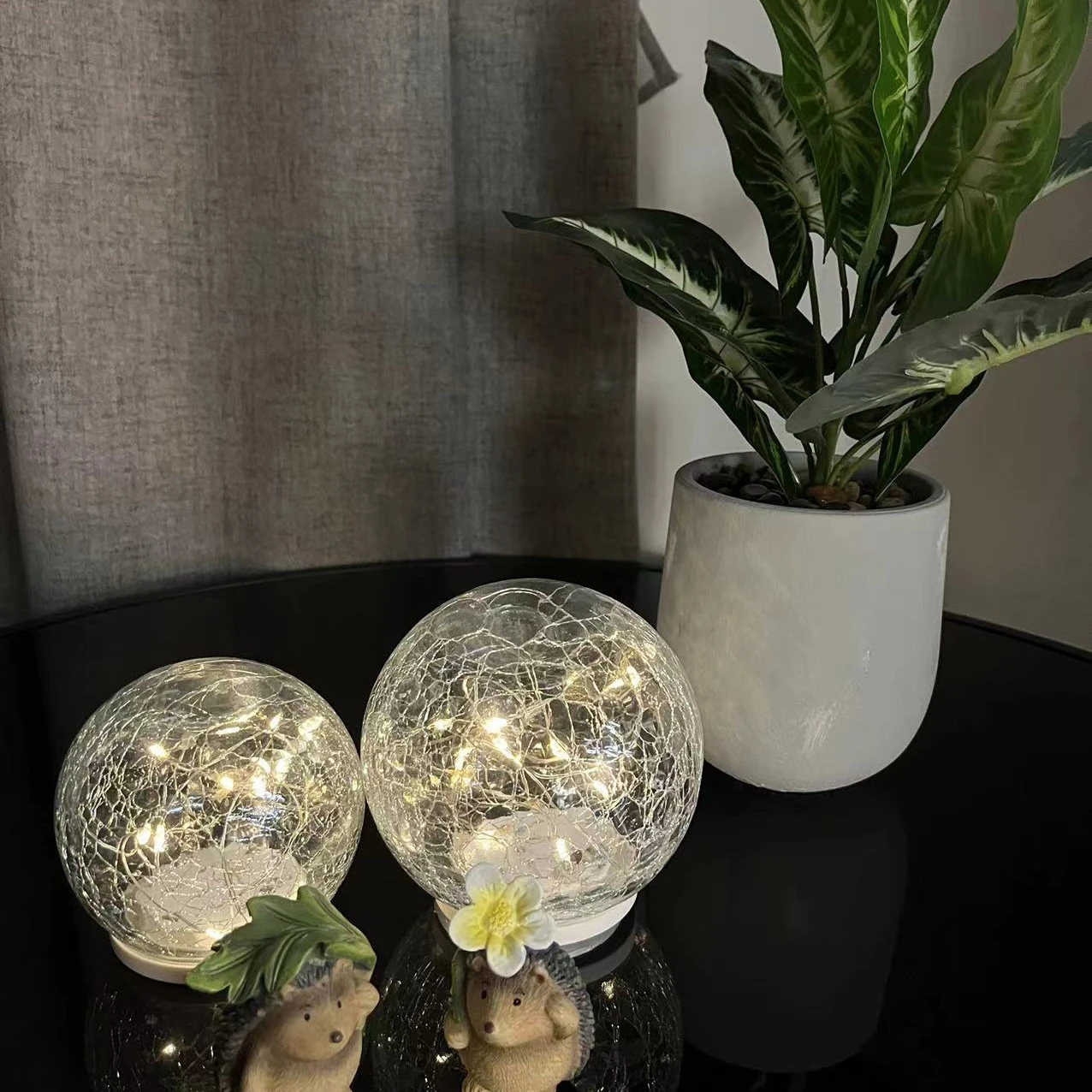 Outdoor  Solar Powered LED Garden Light Cracked Glass Globe Solar Ball Lights with LED garland inside Decoration Lights