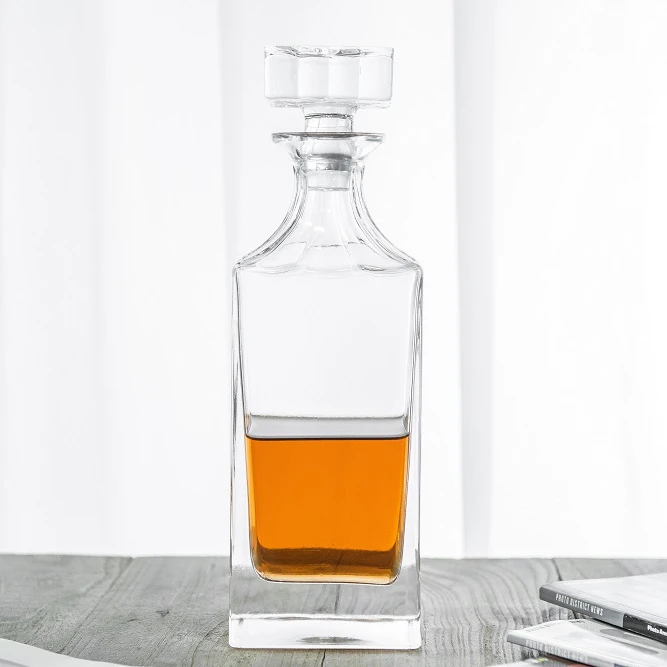 NOVARE Wholesale 850ml Square Plain Whiskey Decanter Set with 4pcs whiskey Glasses for Wine Bourbon Brandy Liquor