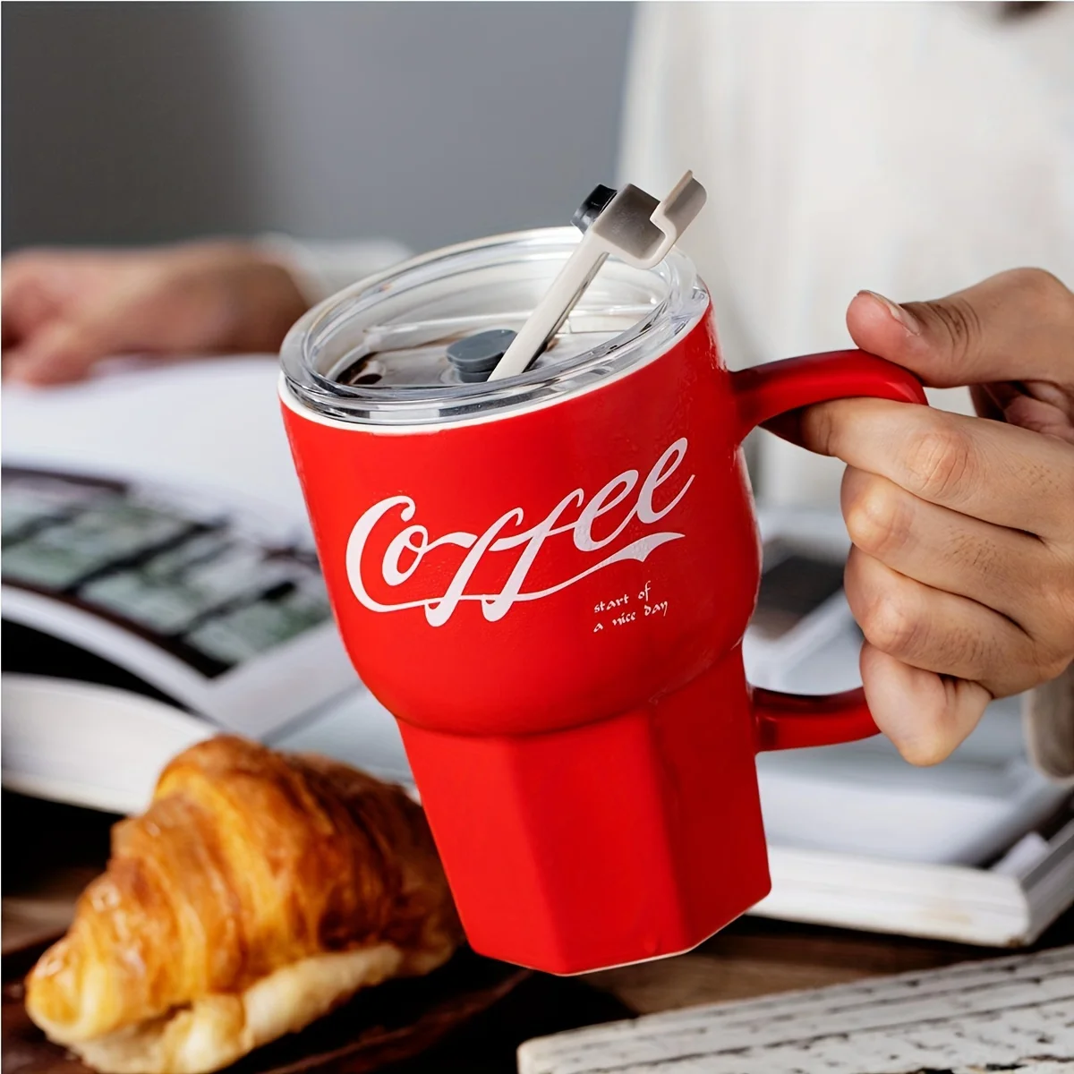 Custom Logo 16 OZ Ceramic Coffee Mug High Quality  Commercial Coffe Mug With handle and Lid