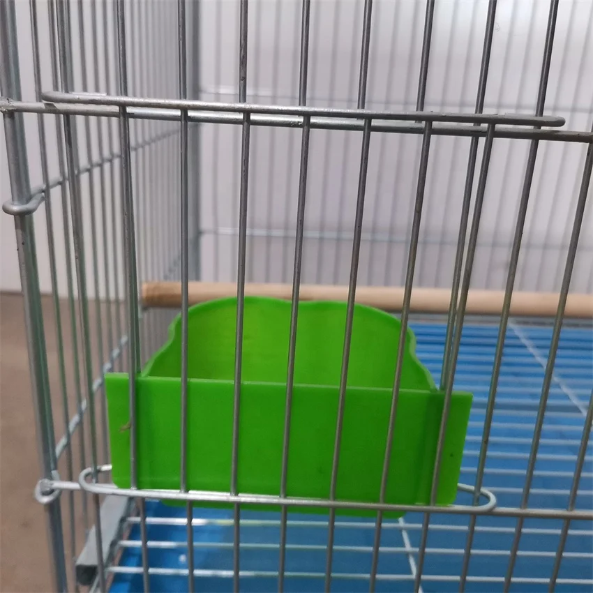 The manufacturer sells complete accessories at low prices, galvanized pet bird cage, parrot cage and single cage