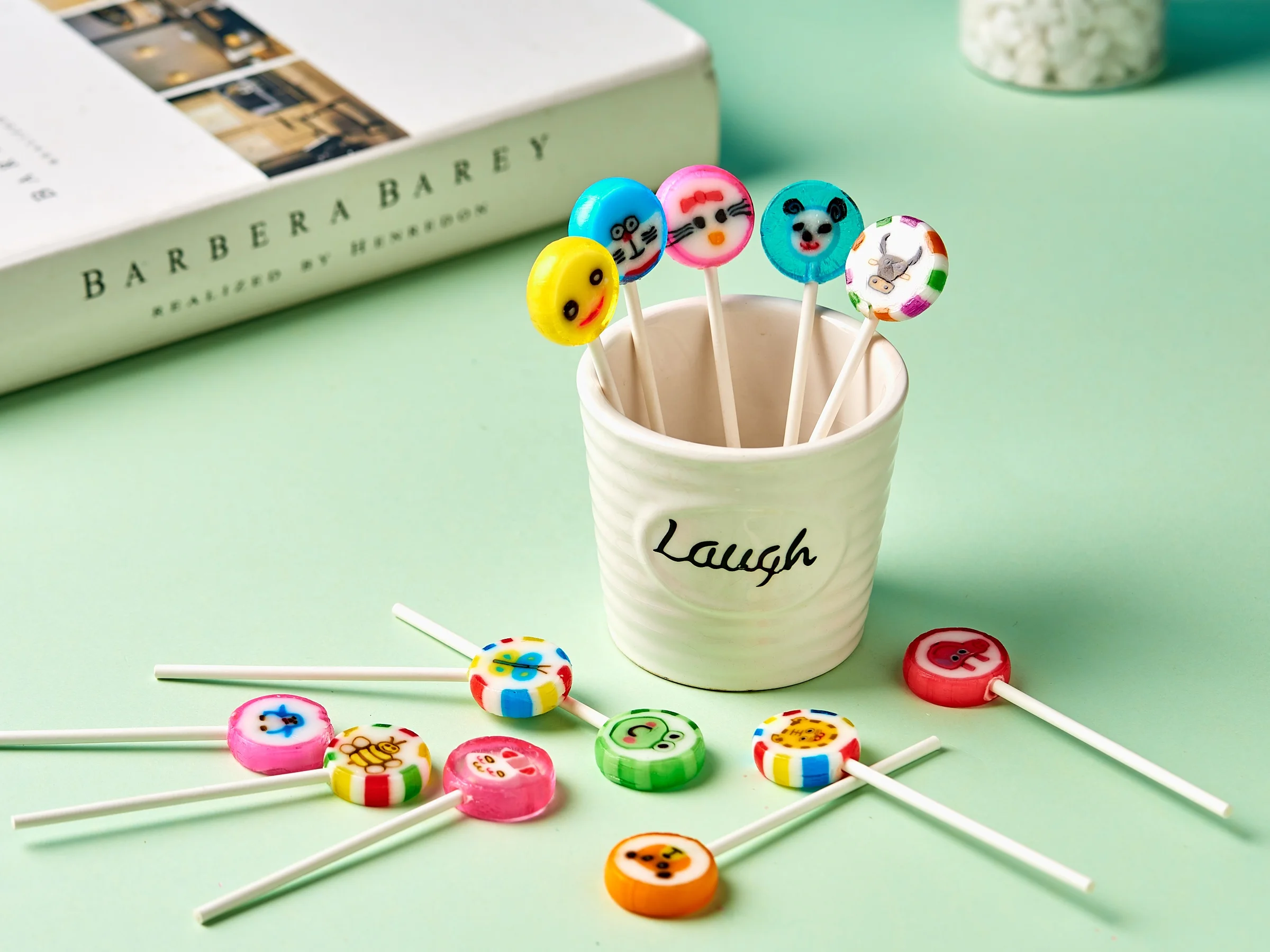 Wholesale bulk fruit lollipop hard lollipop animal candy