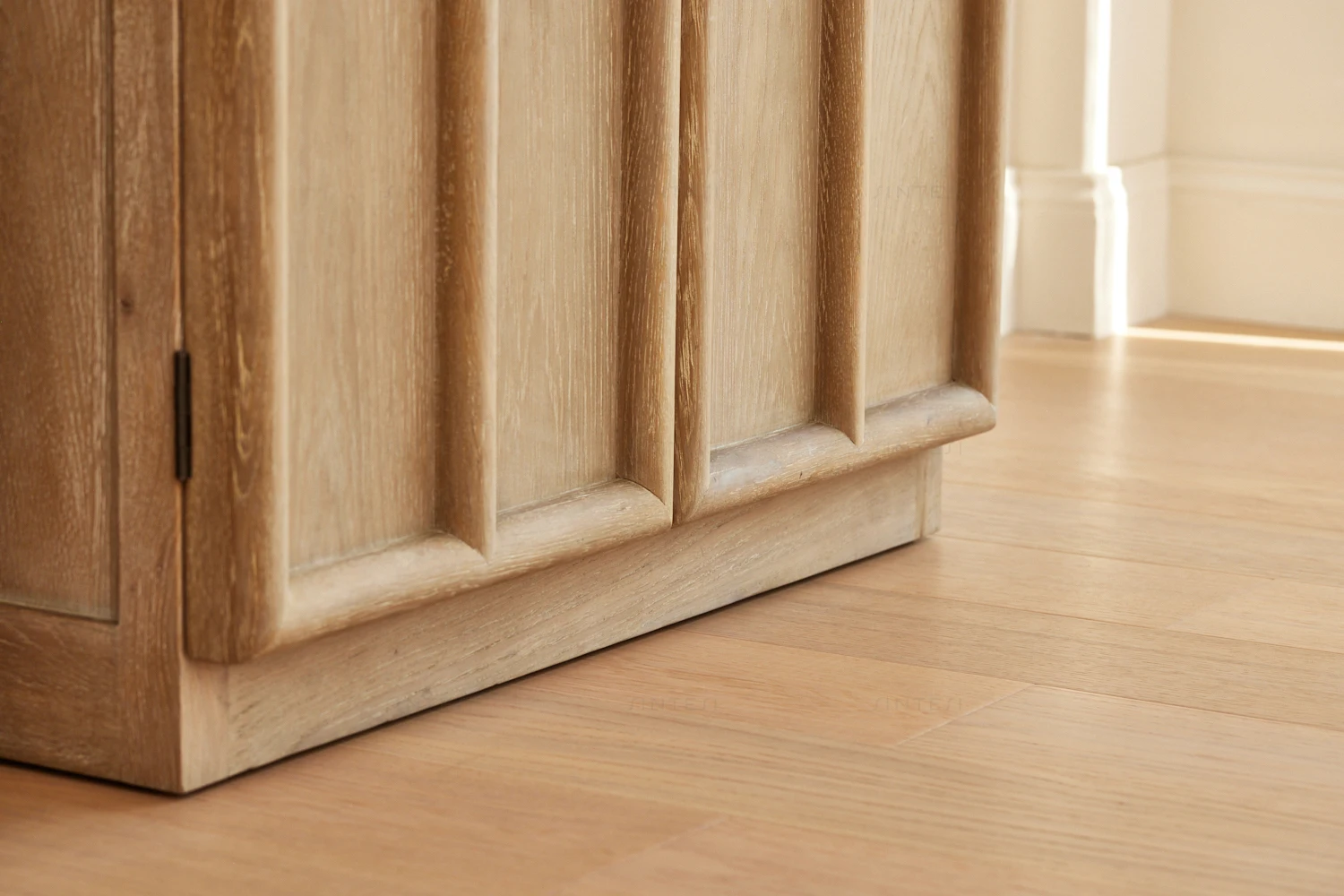 Modern Vintage Japanese Farmhouse Furniture Glass Oak Wood Display Cabinet for Living Room and Dining Room Furniture