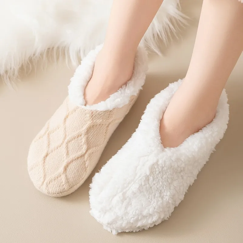 New Warm Fuzzy Sherpa Lined Unisex Adult House Shoes Non-Slip Men Slippers Socks Knitted Floor Slippers Barefoot Socks for Women