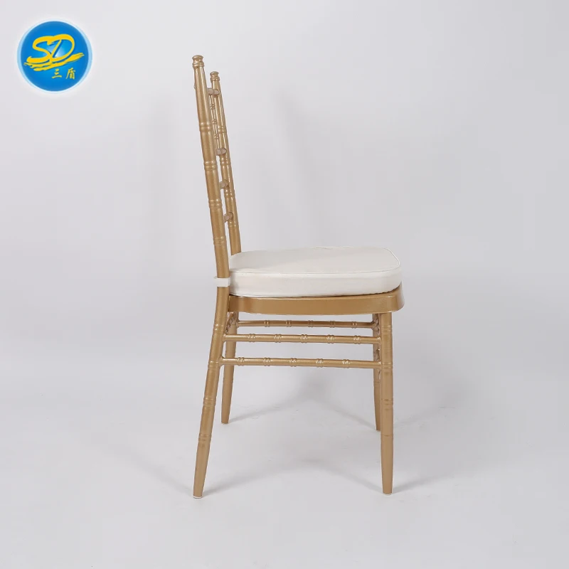 Коммерческий золотой стул chiavari