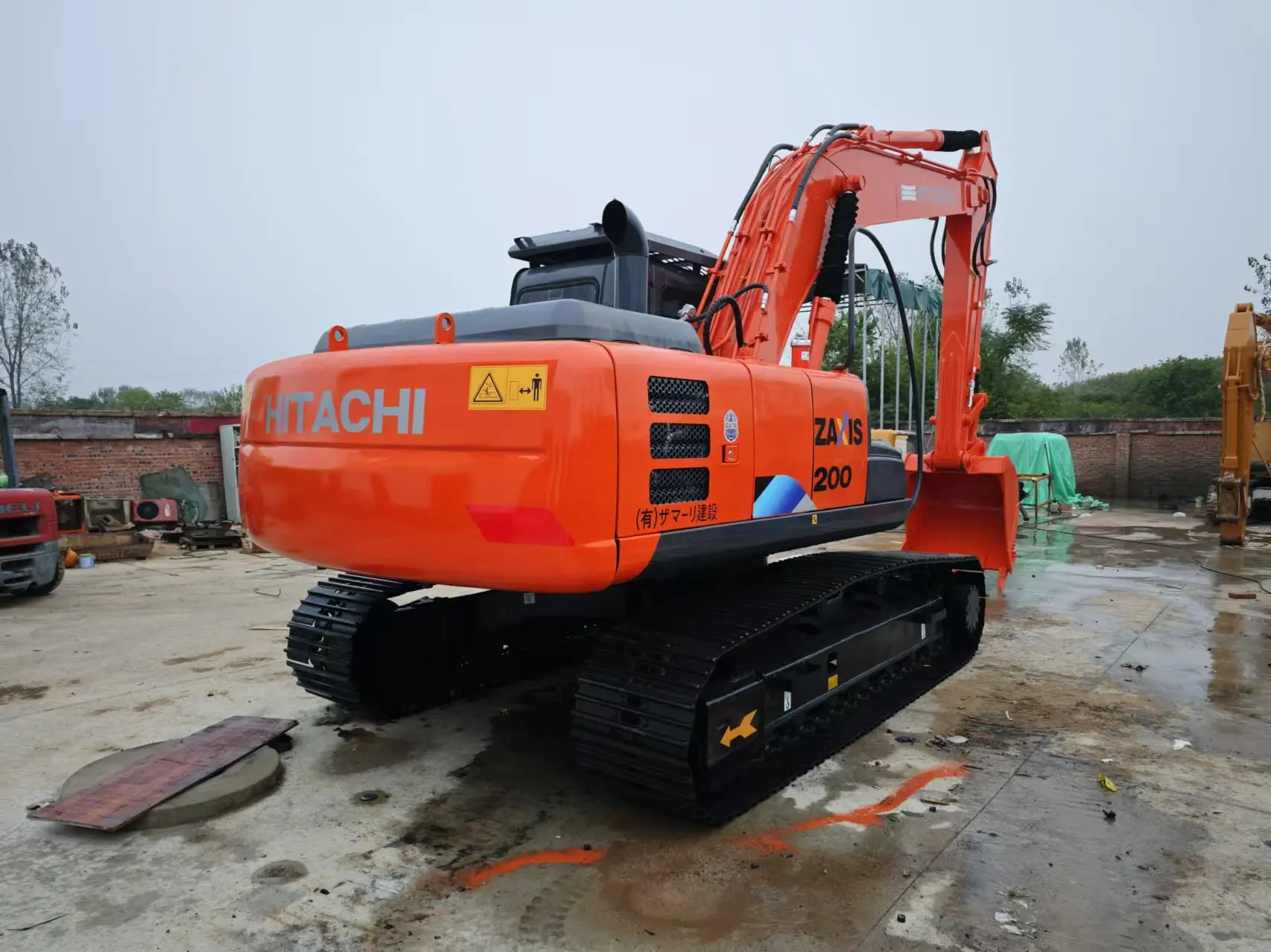 Низкие рабочие часы Hitachi ZX 120 130 200 240 300 350 гидравлический гусеничный экскаватор EX200 б/у на складе