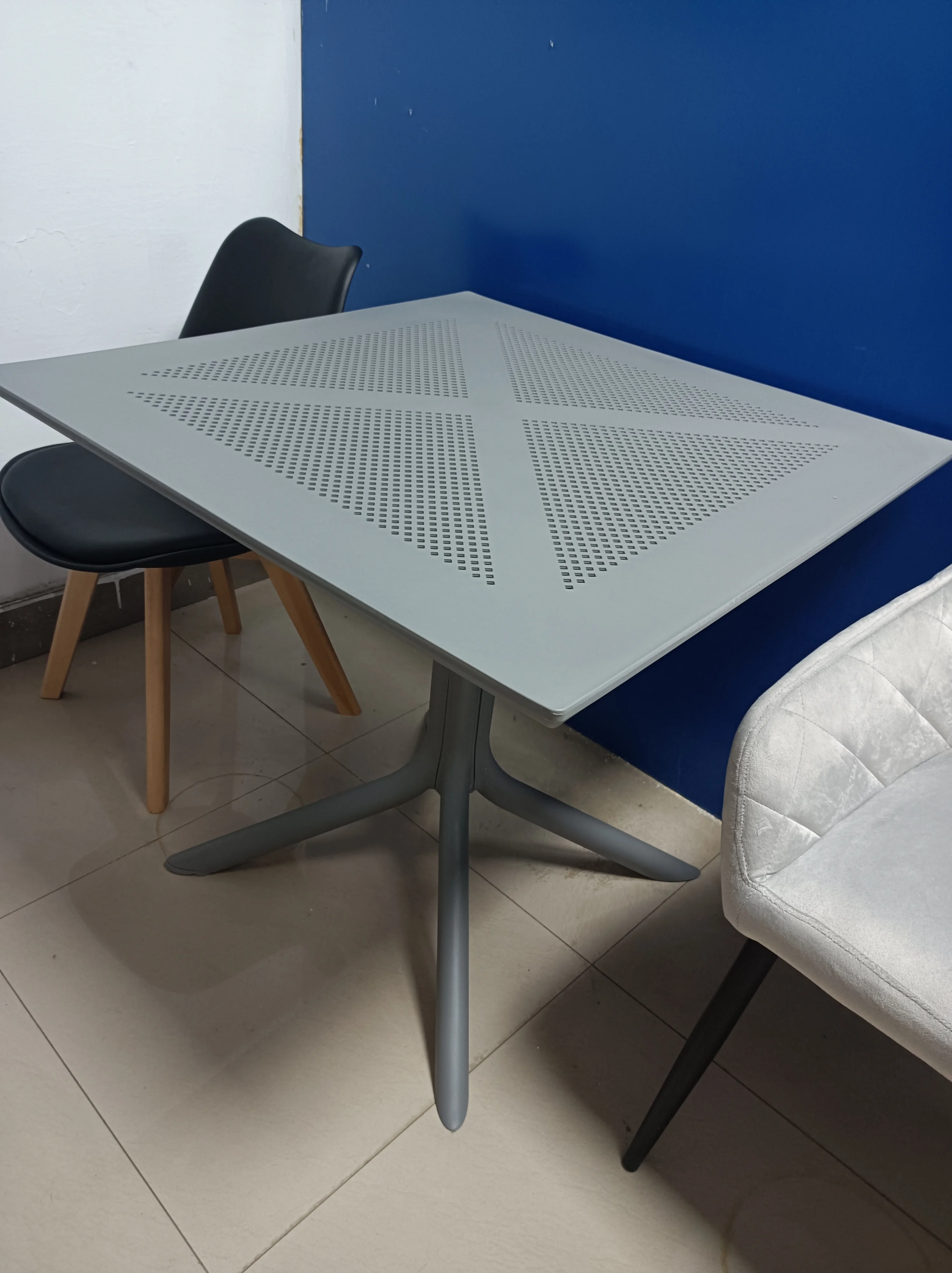 Popular Factory Home Furniture Top Dining Room Table Set Modern Design Cheap Dining Table with Chairs Tempered Glass Beauty Type