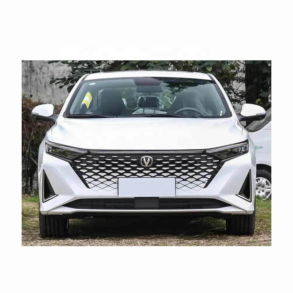 Changan Car Reaton плюс 4-дверный 5-местный седан с левым рулем сменный новый автомобиль бензиновый