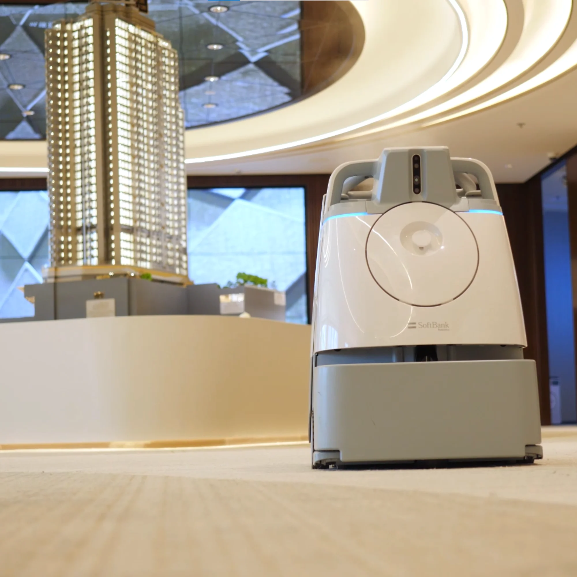 SoftBank Robotics Avalon Whiz Gambit Smart AI Vacuum Cleaning Sweeper Robot,  Commercial Robot Cleaner, Spraying
