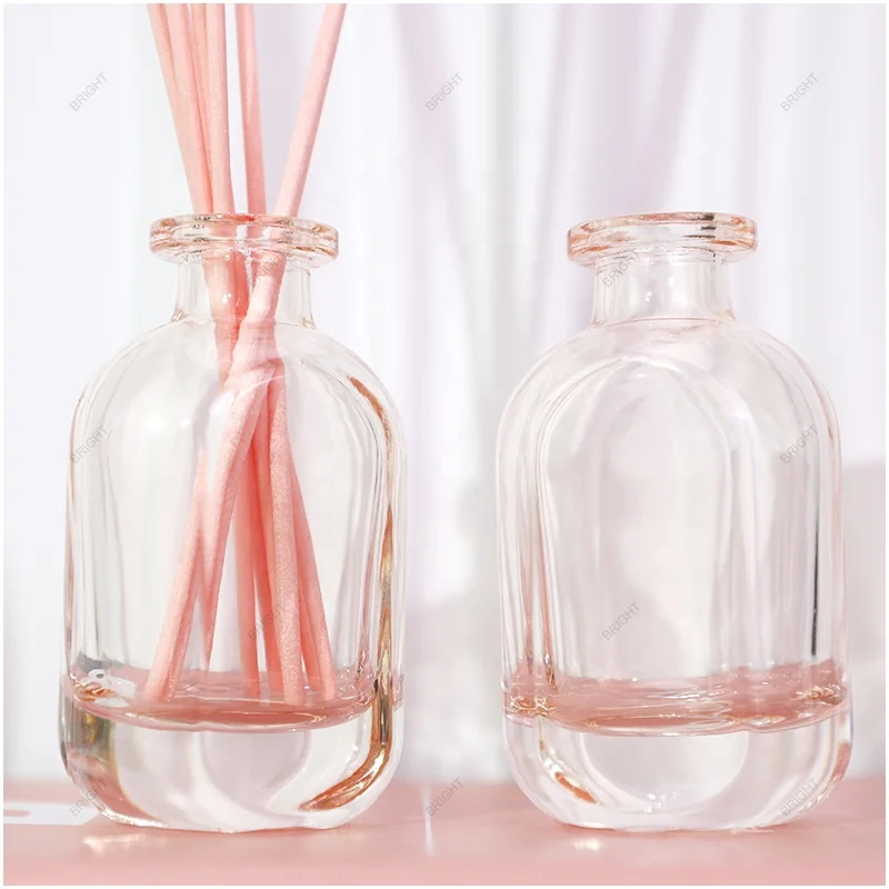 Home Fragrance 50ML 100ml 150ml 200ml Fashion Glass Bottle Heavy Base Round Shape Clear Glass Reed Diffuser With Box and Sticks