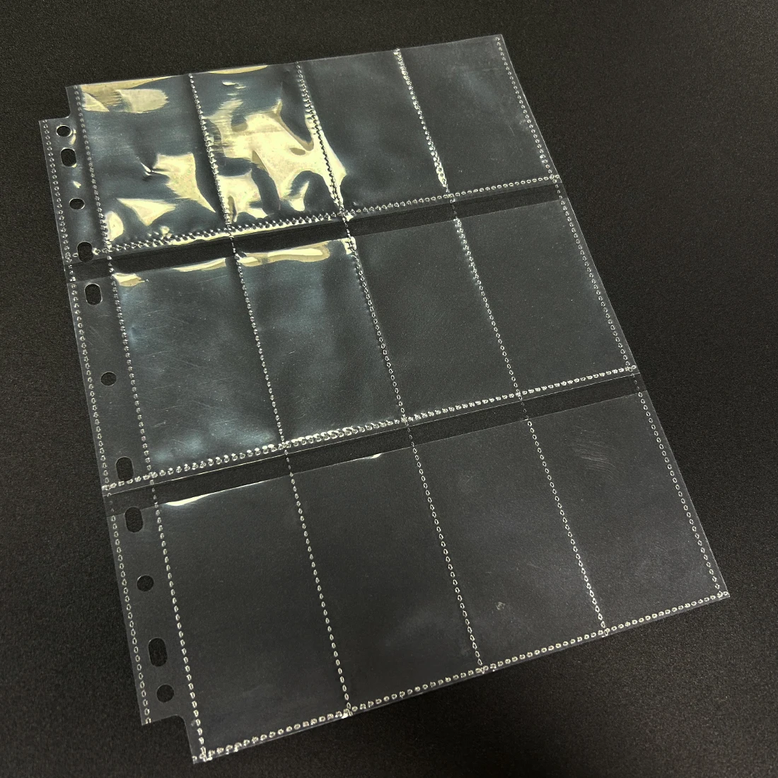Custom Wholesale 11 Holes Heavy Duty Clear Plastic 12 Pocket Album Pages Card Sleeve Page Protector