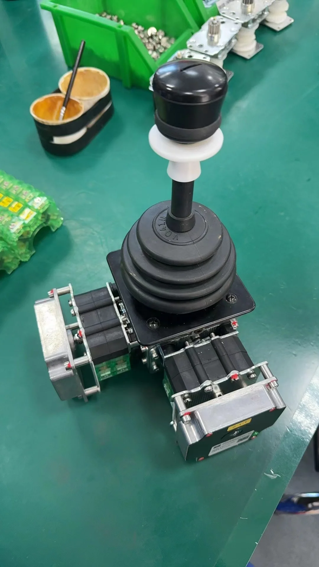 2024 Hot Selling Good Price Easy Maintenance Joystick Controller With Analog Output for Cranes and Excavators