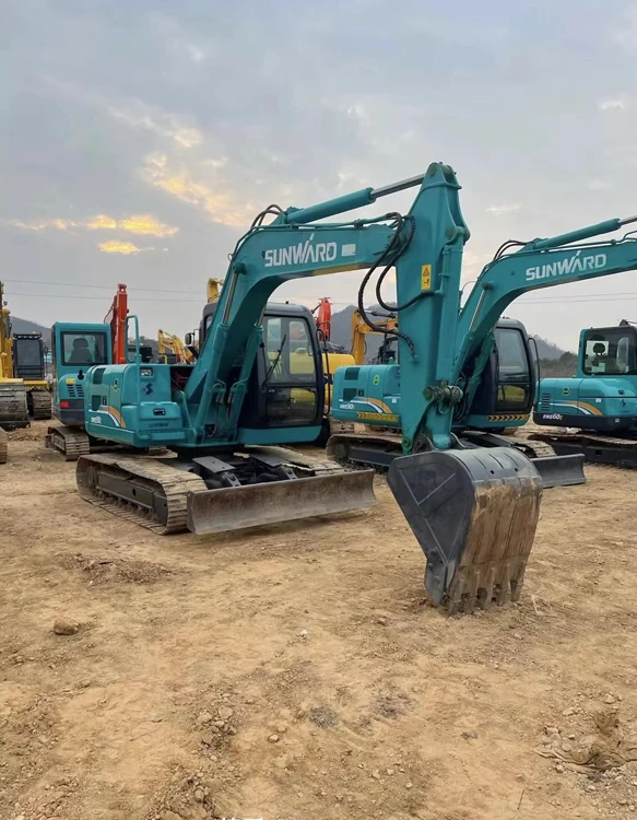 China cheap 9 ton of small excavator SUNWARD 90E used excavator for sale