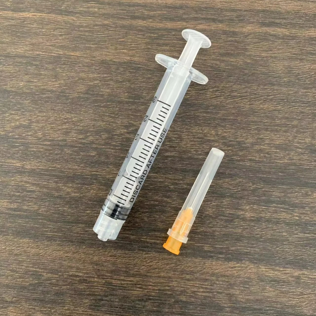 High Quality Disposable Aseptic Threaded Syringe Injector Pipette Plastic Luer Lock Sterile Disposable Syringes With Needles