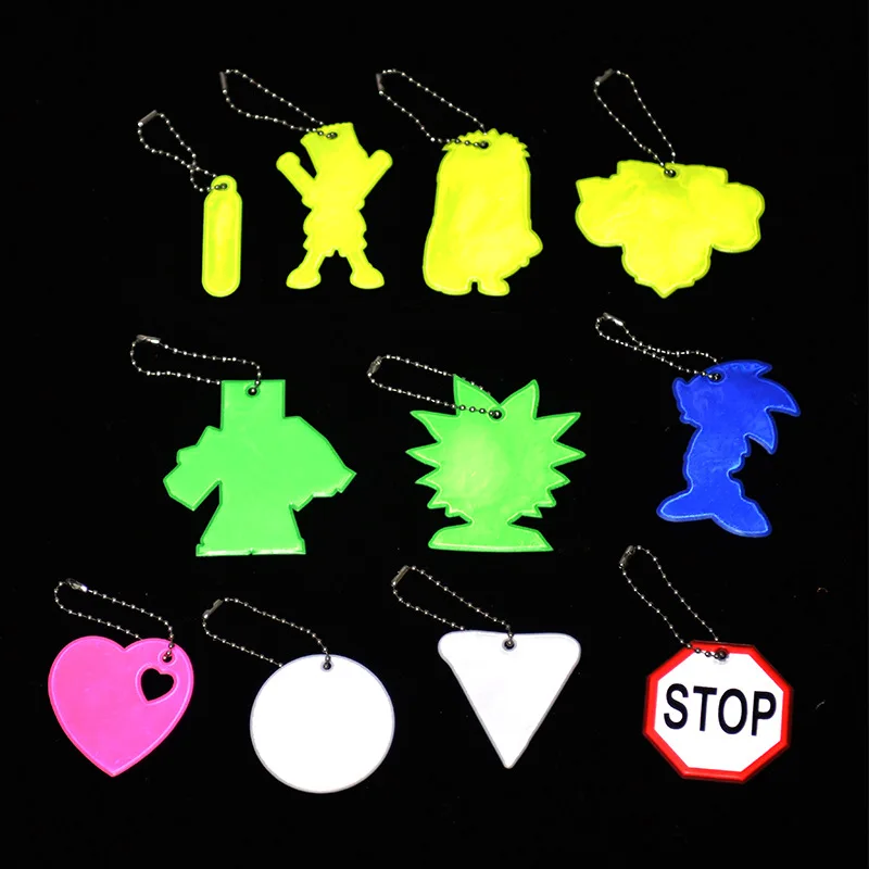 Friendly kids gifts photoluminescent glow in the dark keychain key chain ring hanger pendant for hand on bag decoration