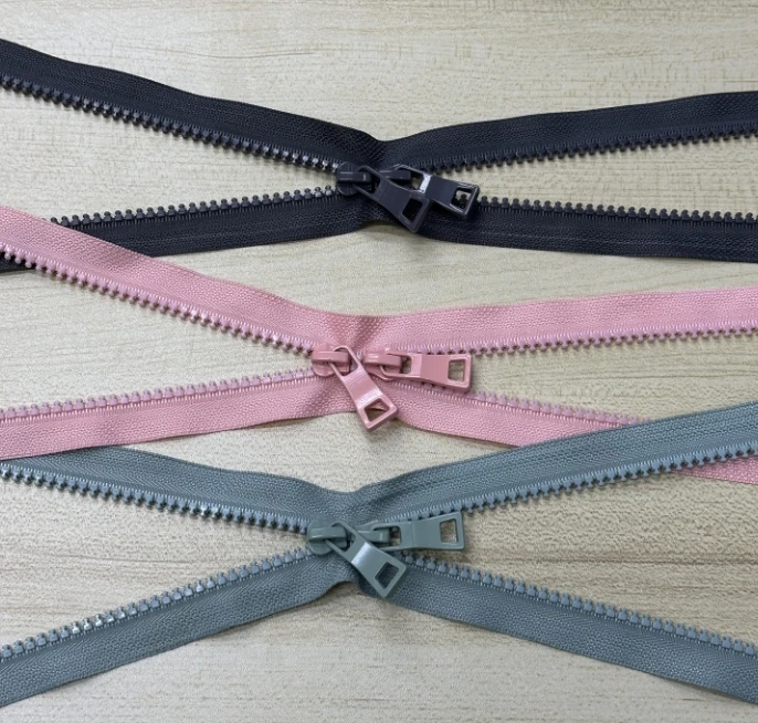 Wholesale Customized Fashion 5#8#  Two Way Open Double Zipper  Plastic Zipper For Clothes Two Way Separating Zipper