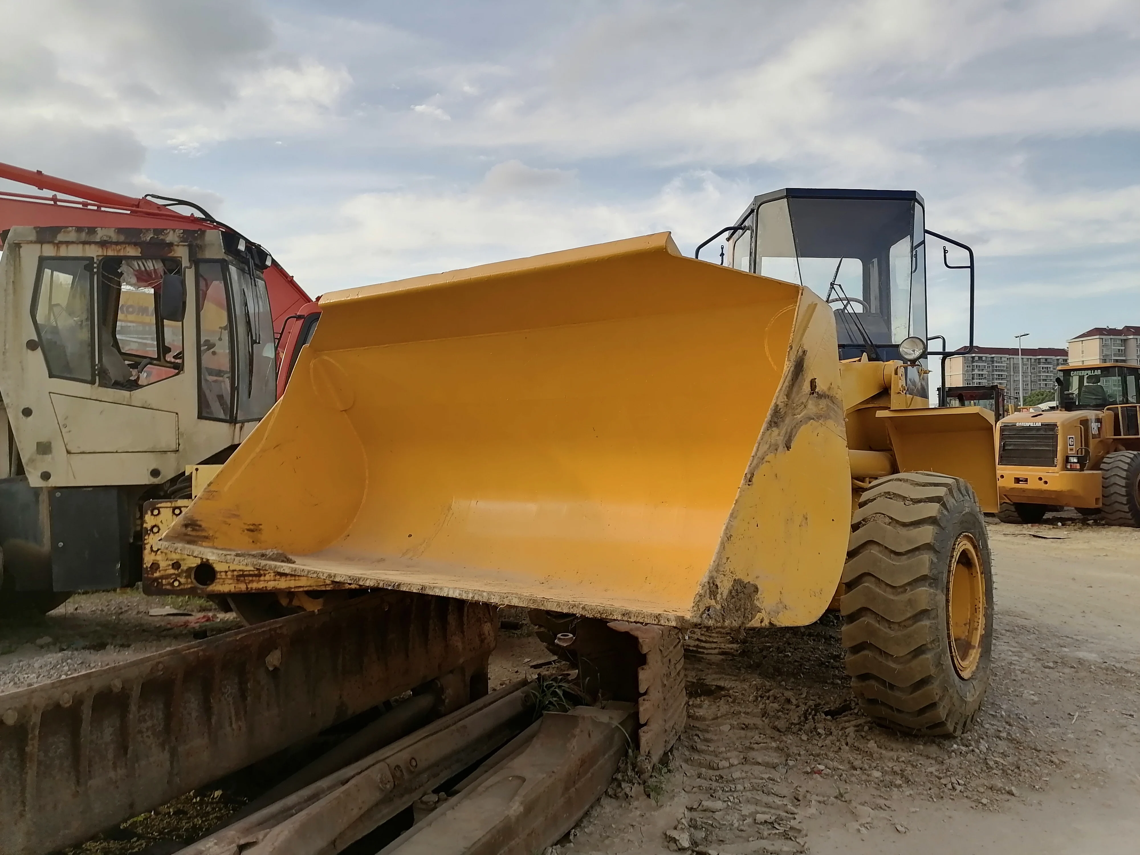 Земляной погрузчик б/у Автопогрузчик Komatsu WA300 на продажу