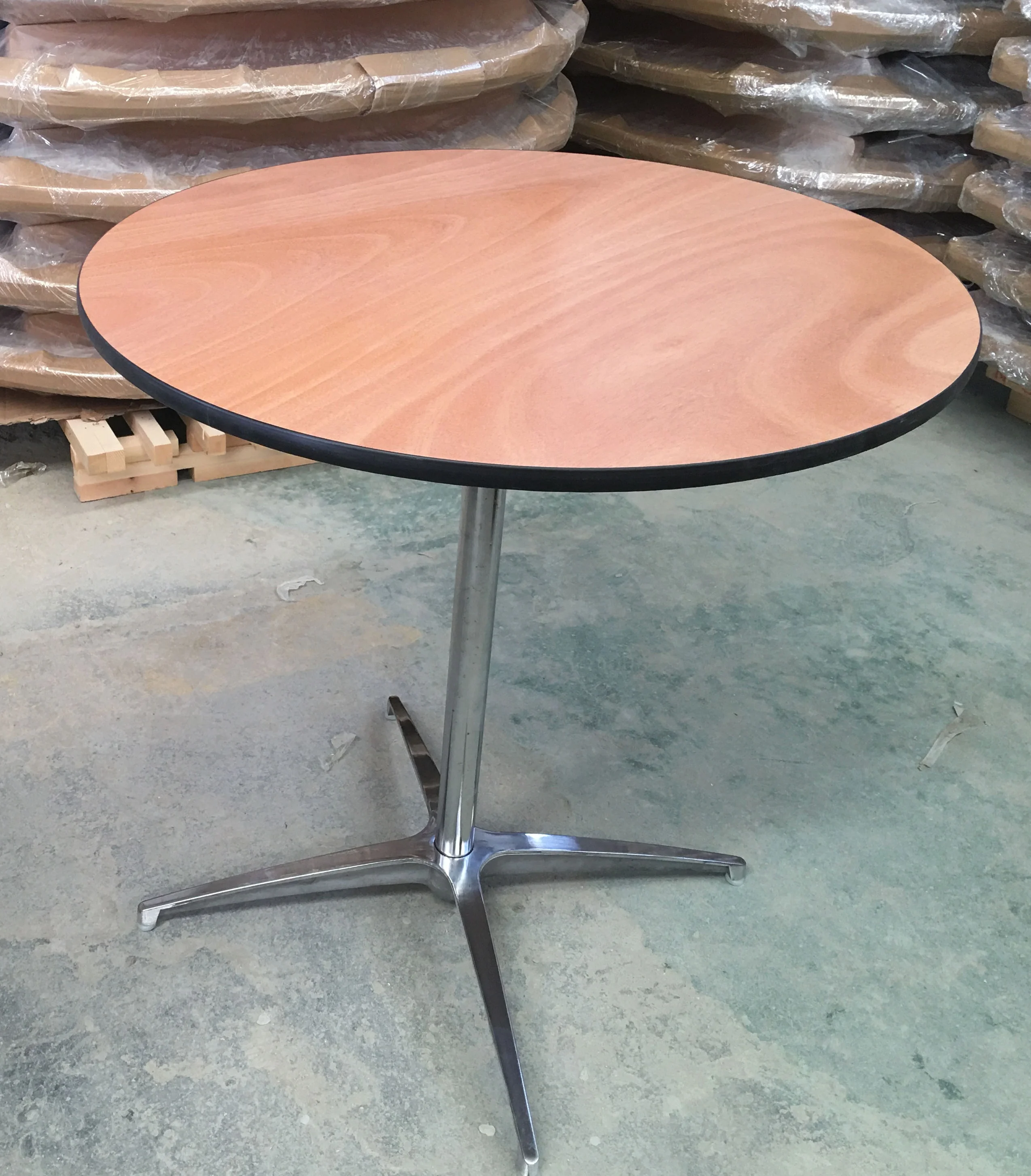 FOSHAN XM Cocktail table 24' round w/30' and 42' poles