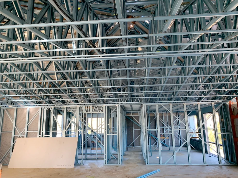 Lightweight Recyclable and Reusable Prefabricated Steel Structures Industrial Design Style Sandwich Panel Carport Frames