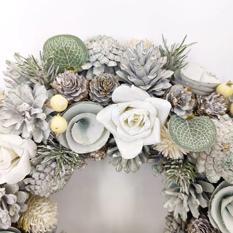 Wholesale Diameter 35 cm Real Pine Cones Hanging Front Door Christmas Wreaths And Garland For Decoration