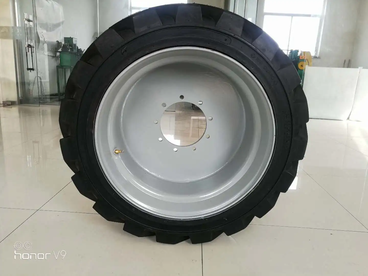 355 55d625 filled tyre .jpg
