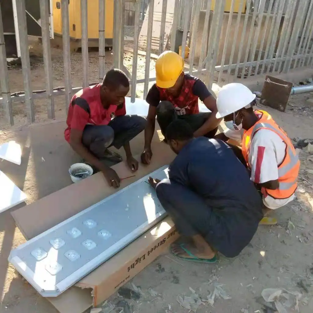 Гибридный солнечный уличный фонарь 30 Вт 40 60 80 100