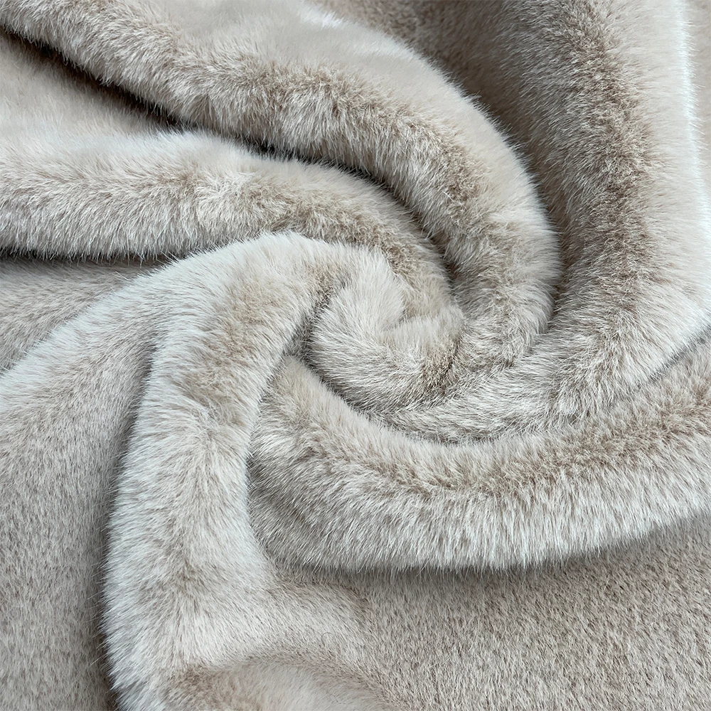 High Quality Comfort Luxury Mink Fox Fabric 100% Polyester Knitted Soft Rabbit Fur for Garments and Toys Mattress Use