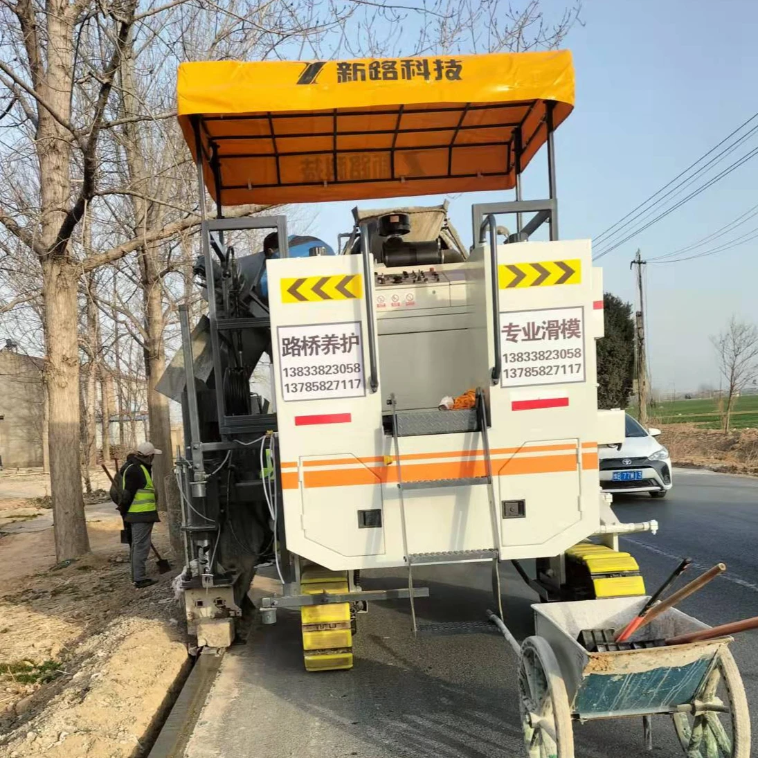 China paver asphalt curb machine concrete curb machine curb and gutter machine With Maximum Mobility