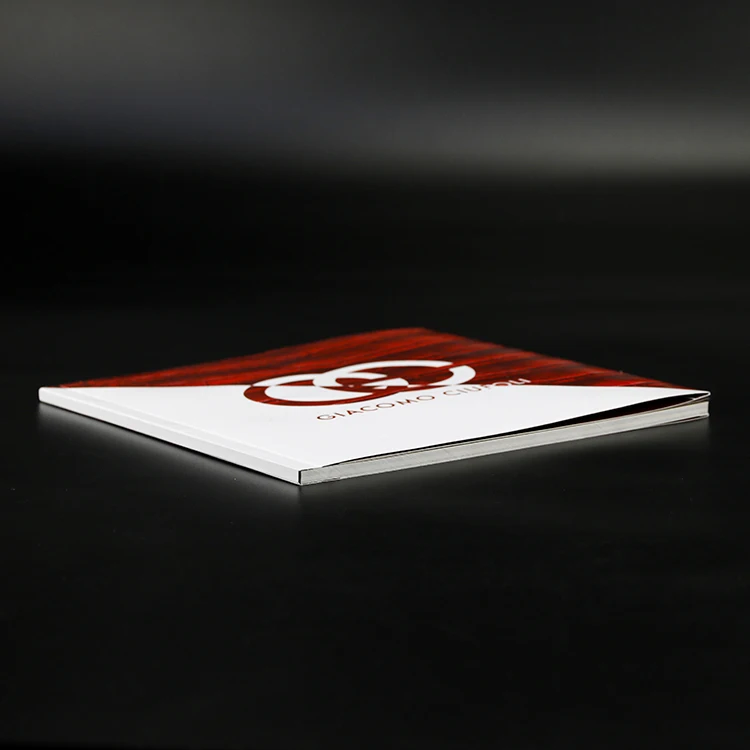 
custom UV embossing foil stamping finishing magazine booklet catalogue brochure printing 