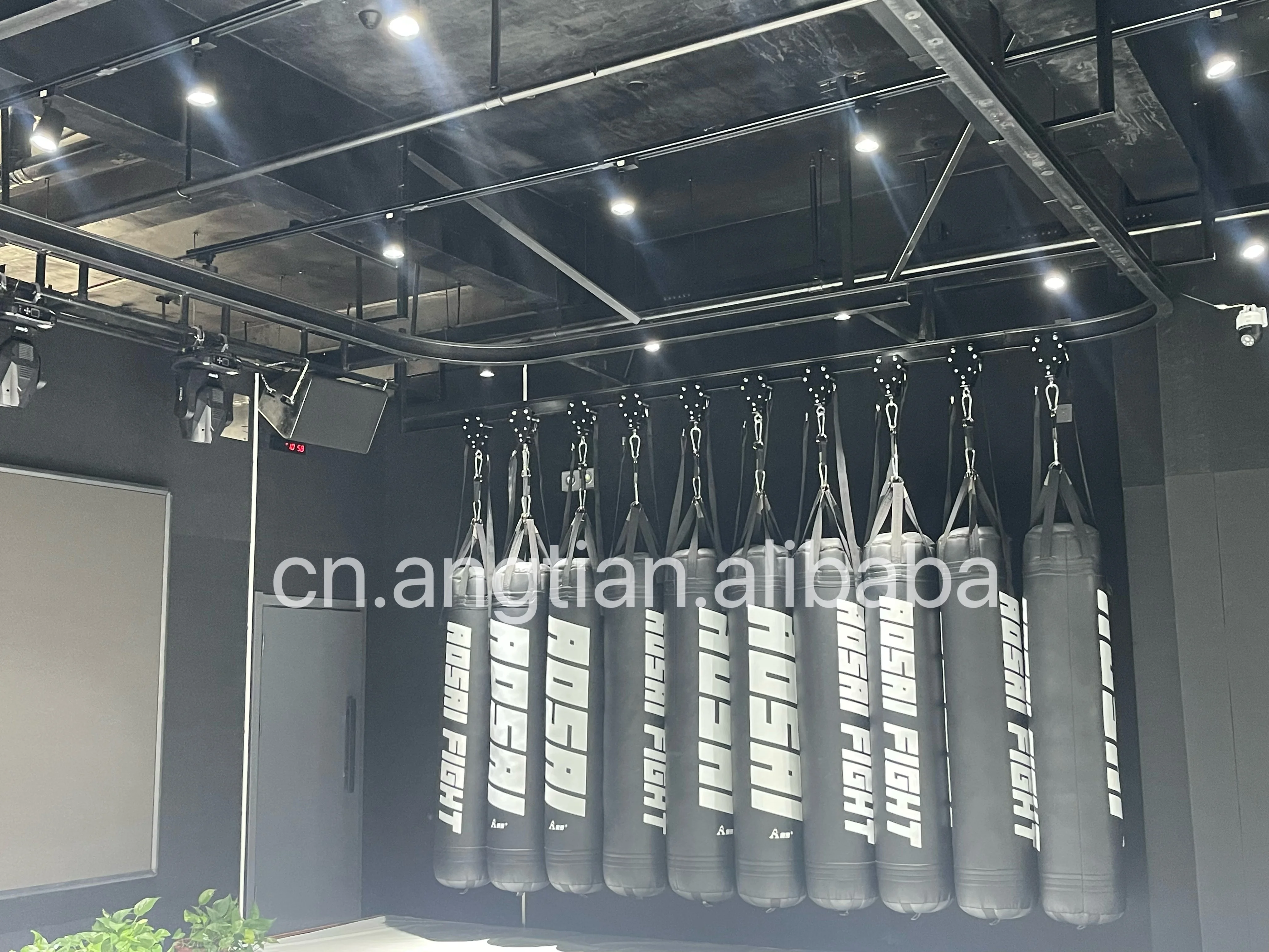 Factory Sells Mma Boxing Training Heavy Punching Bags Rack With Rail