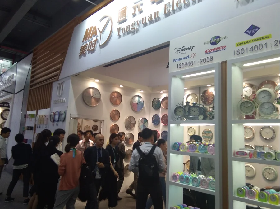 Smart Control Multifunctional Astronaut Metal Digital Alarm Clock for Kids Recordable Desk Table Clock for Office Kitchen Use