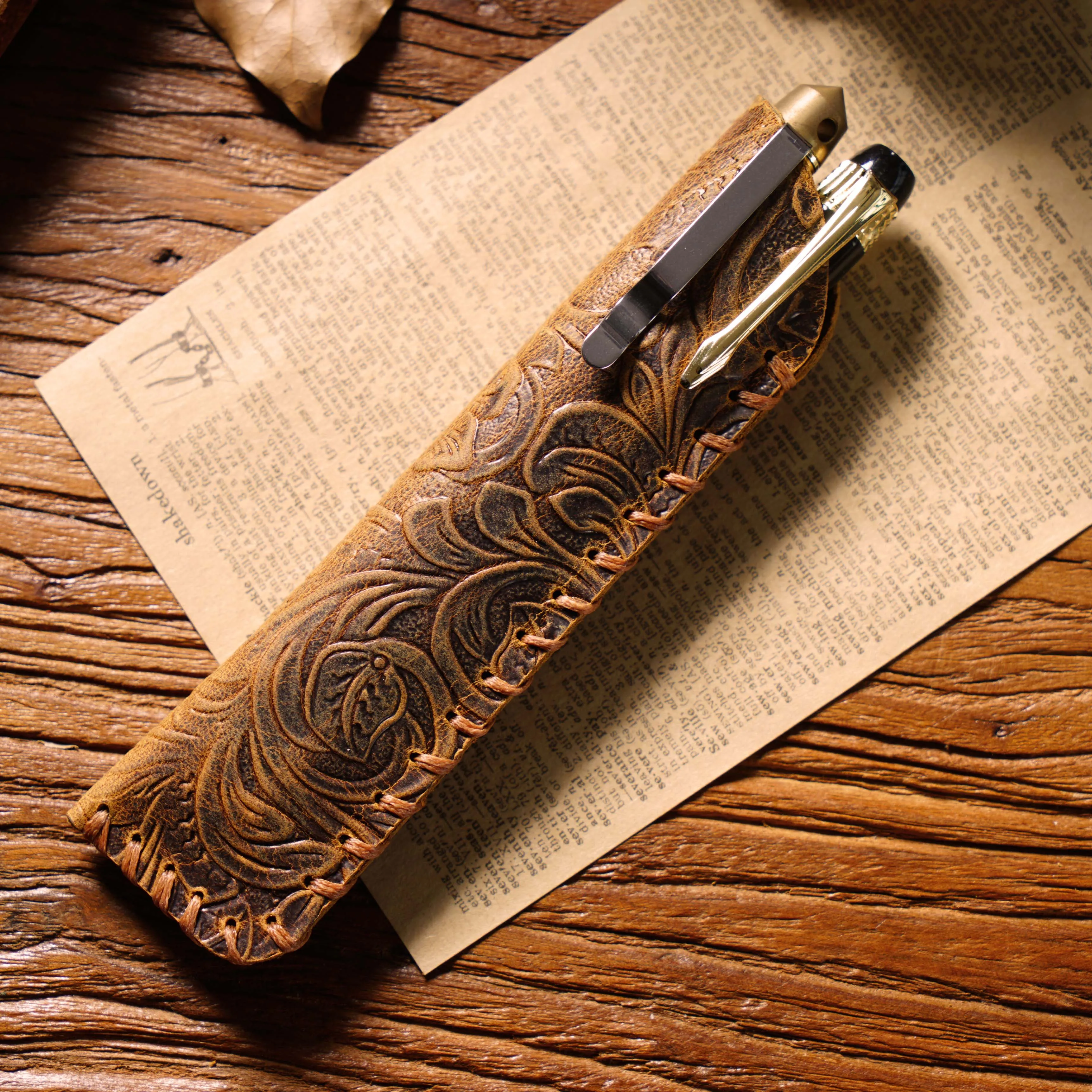 AIGUONIU Stationery Creative Retro Pen Case Pen Protective Cover Vintage Pencil Bag Delicate Carving Flower Pencil Case Sleeve