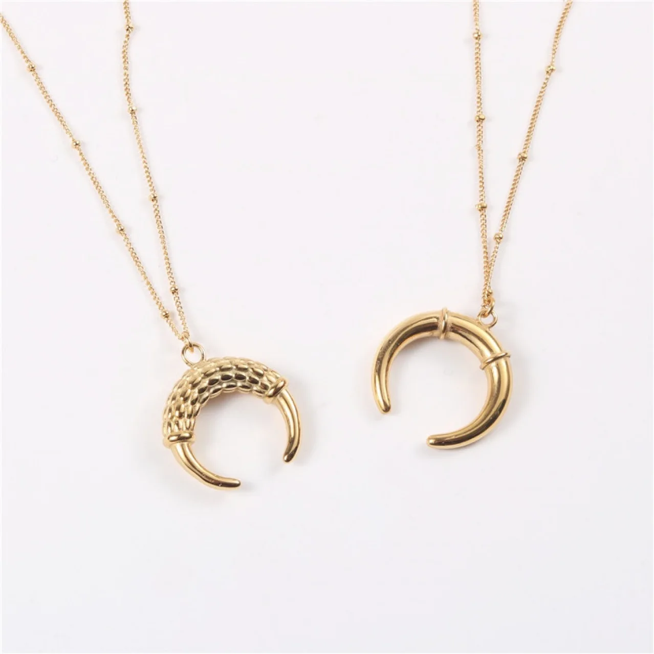 Trendy wholesale gold plated moon horn necklace stainless steel crescent moon necklace
