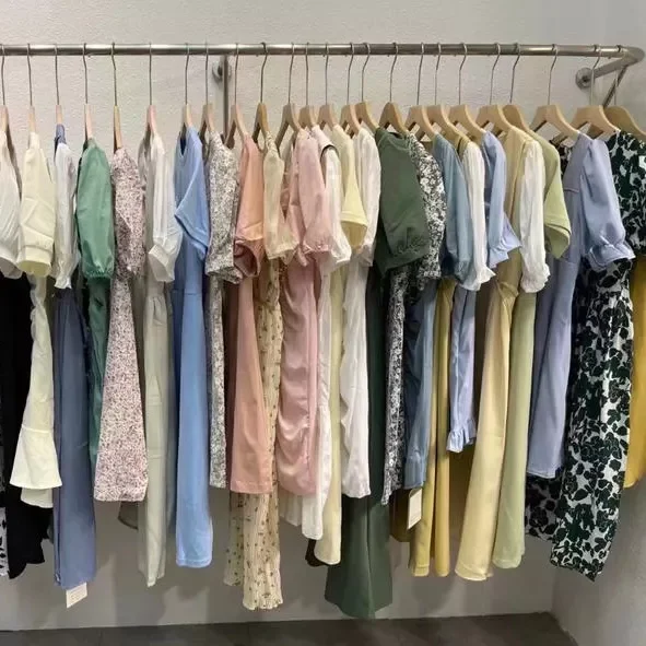 Wholesale Stock Dress T-Shirt Clothes Factory Bulk Clothing Shipping Shop Used Clothes Womens Tops Dresses