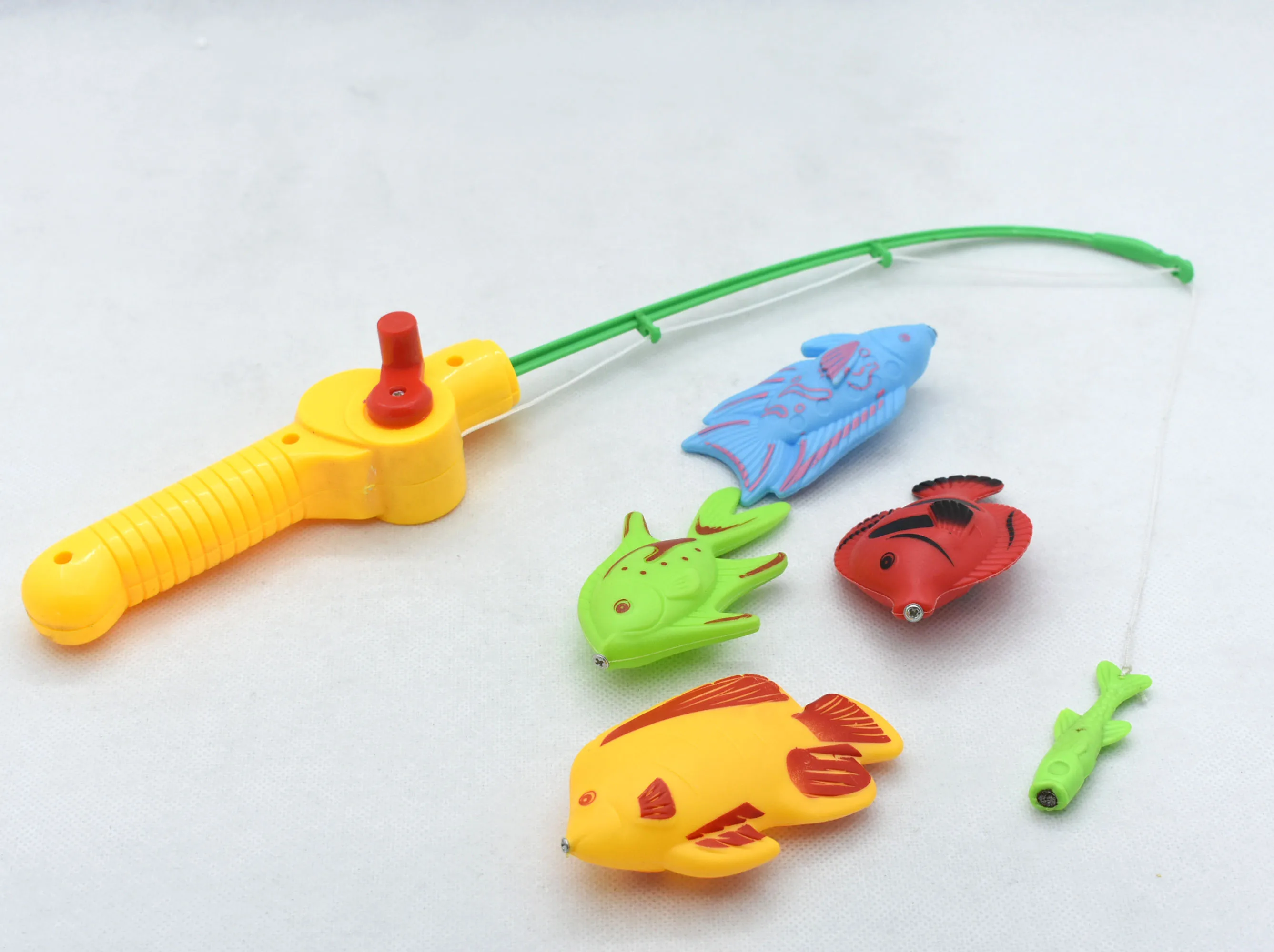 Забавная рыболовная игрушка и игра для рыбалки в