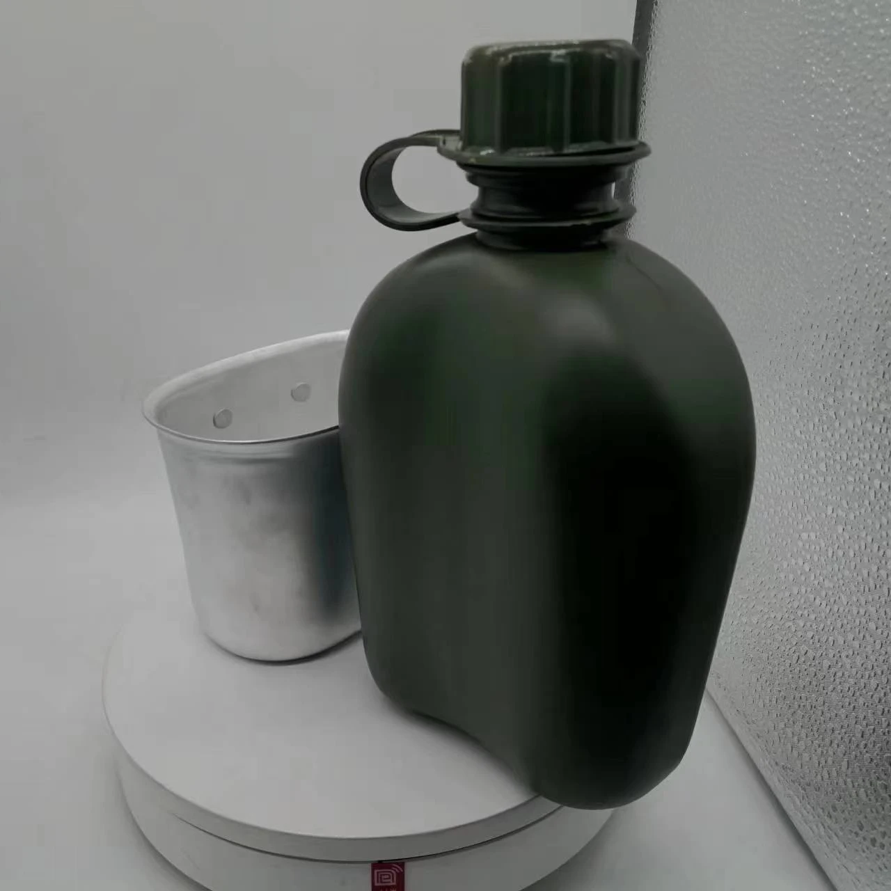 Wholesale customized outdoor travel sports  canteen water bottle water canteen  aluminum cup plastic bottle