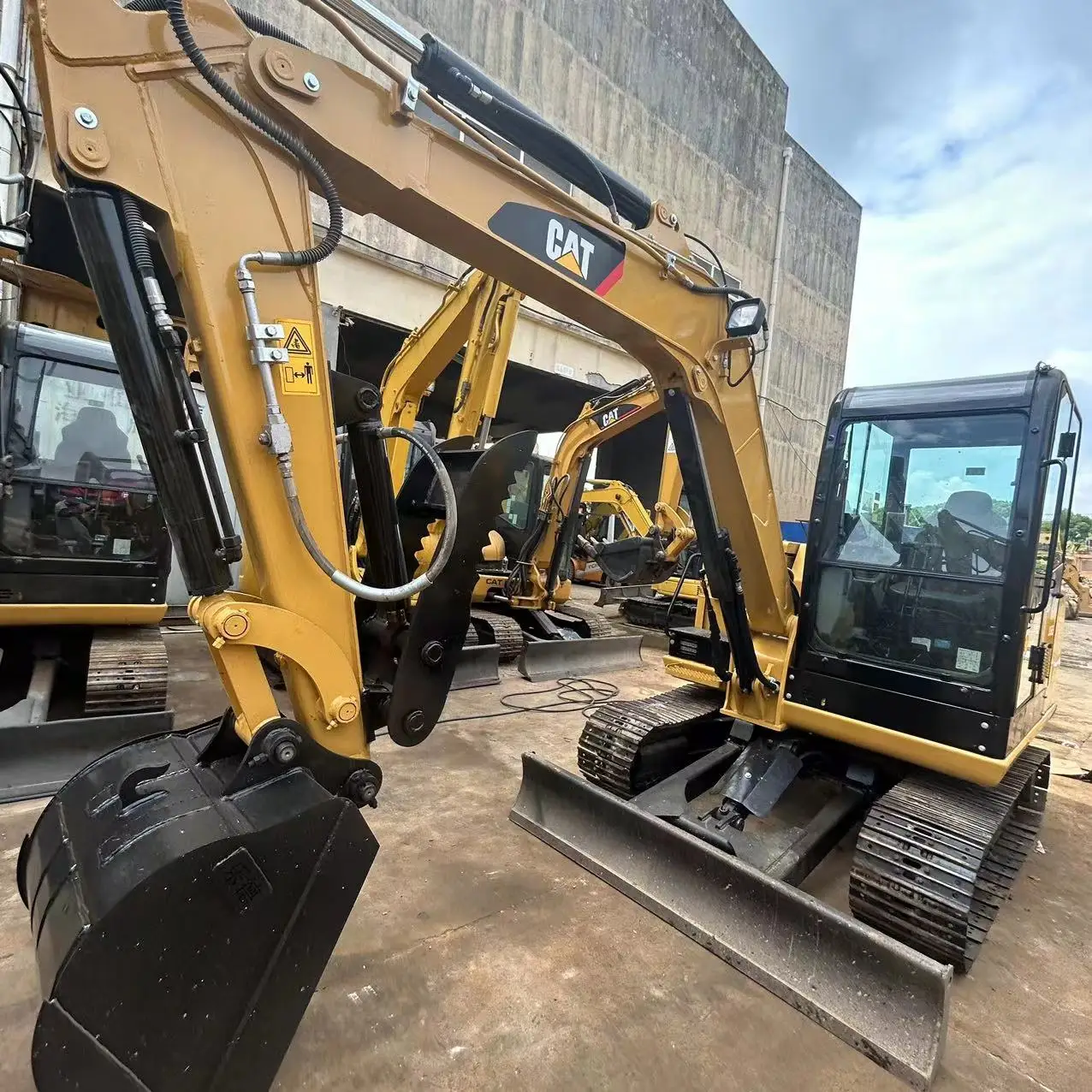 6 ton mini Used Engineering 6 ton mini Caterpillar 306E2 Crawler chain Excavator in Nice Condition CAT 305.5/307/308 E2 on sale