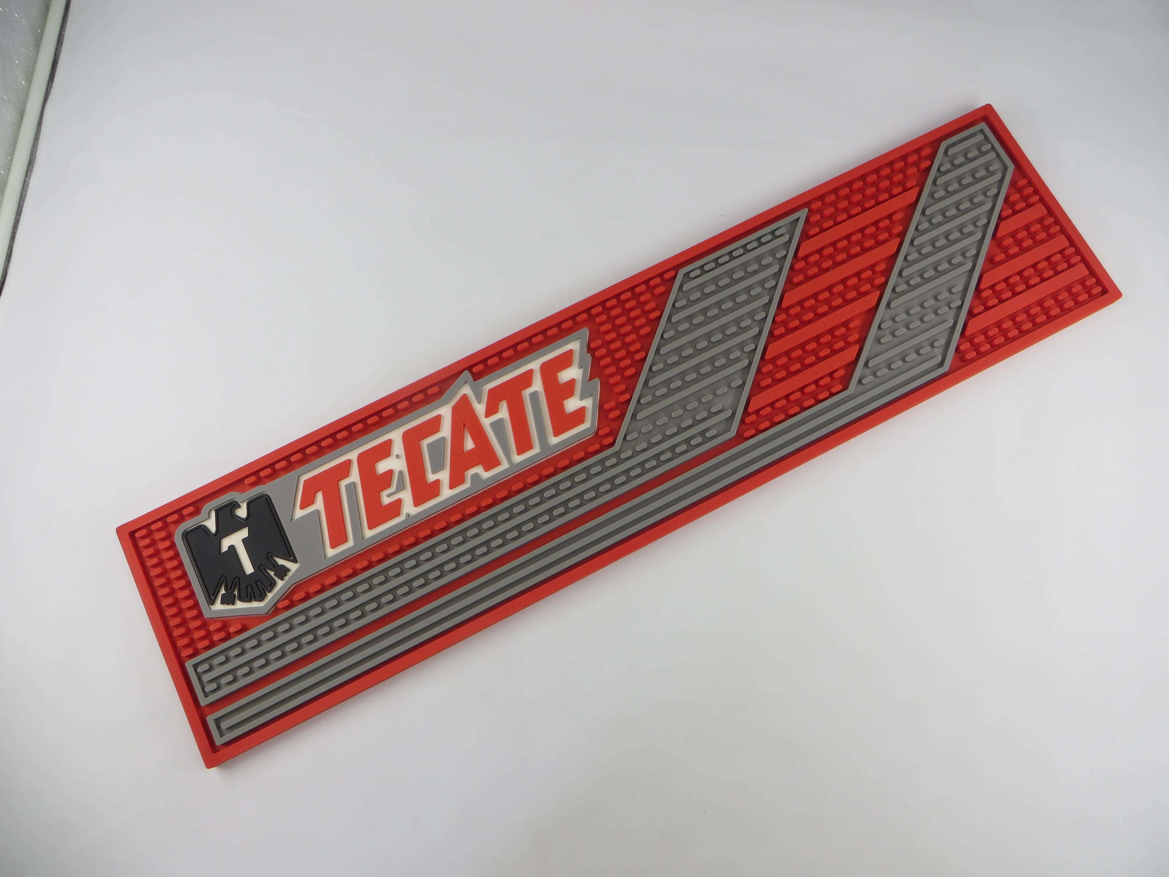 Барная посуда от производителя, промоакция, корона, персонализированный винный резиновый пивной капельный пролив, мягкий ПВХ барный коврик с логотипом