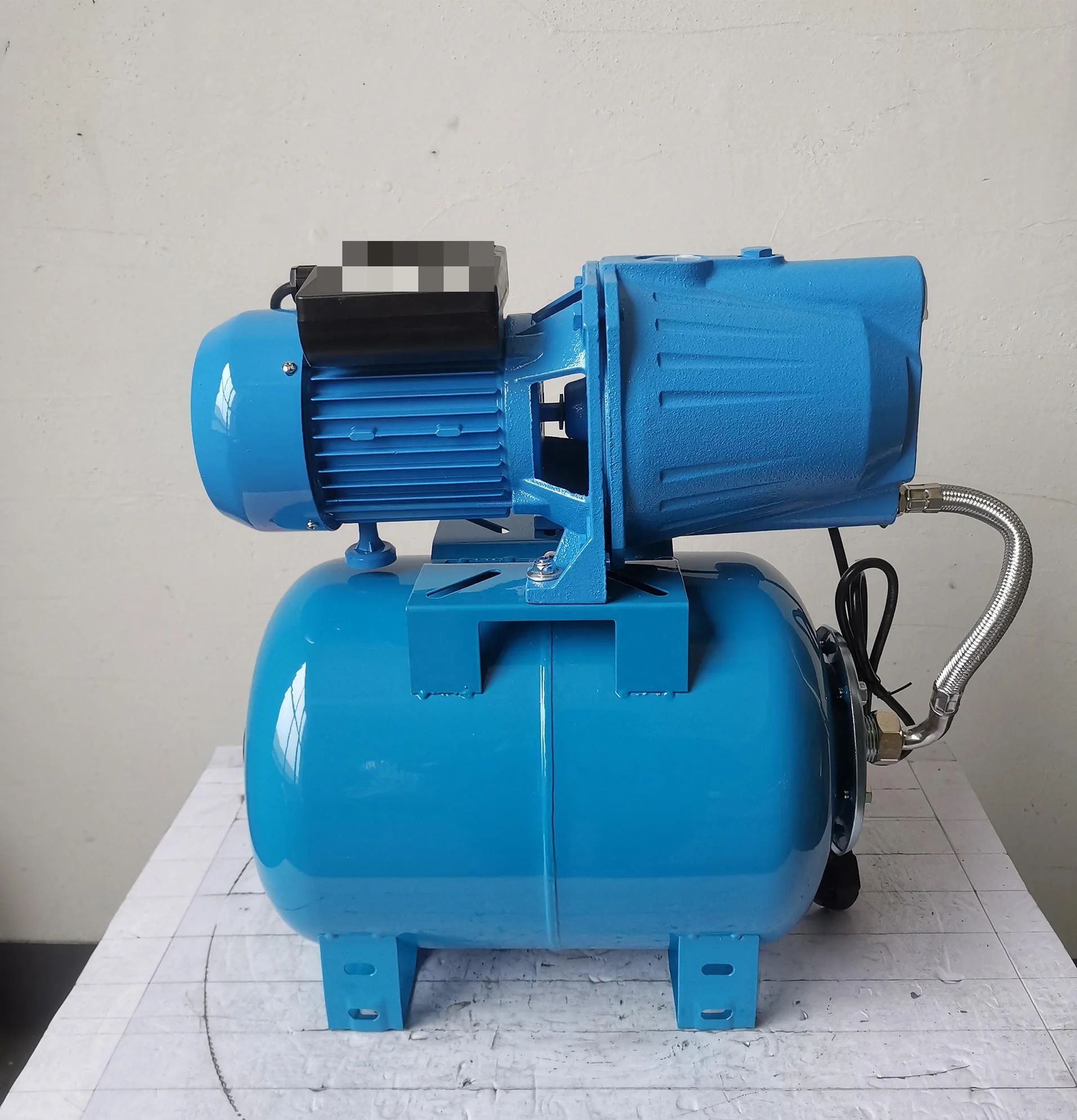Economical Water Pumping Machine Mini Jet Pump Water Pressure Booster Pump Turkey With 24l Tank