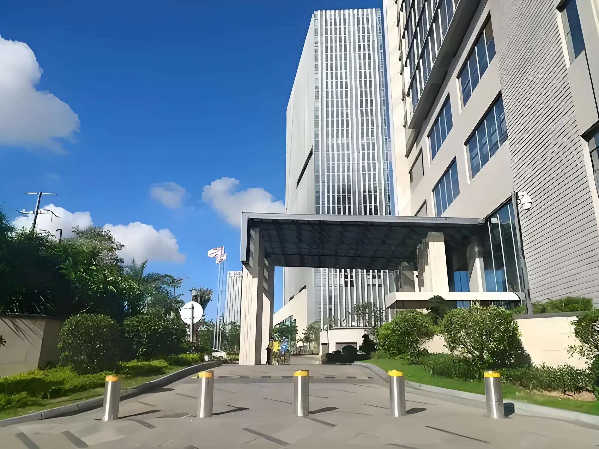 Steel and Metal Temporary Parking Security Bollards Car Park Protection Barriers for Events Standard Model