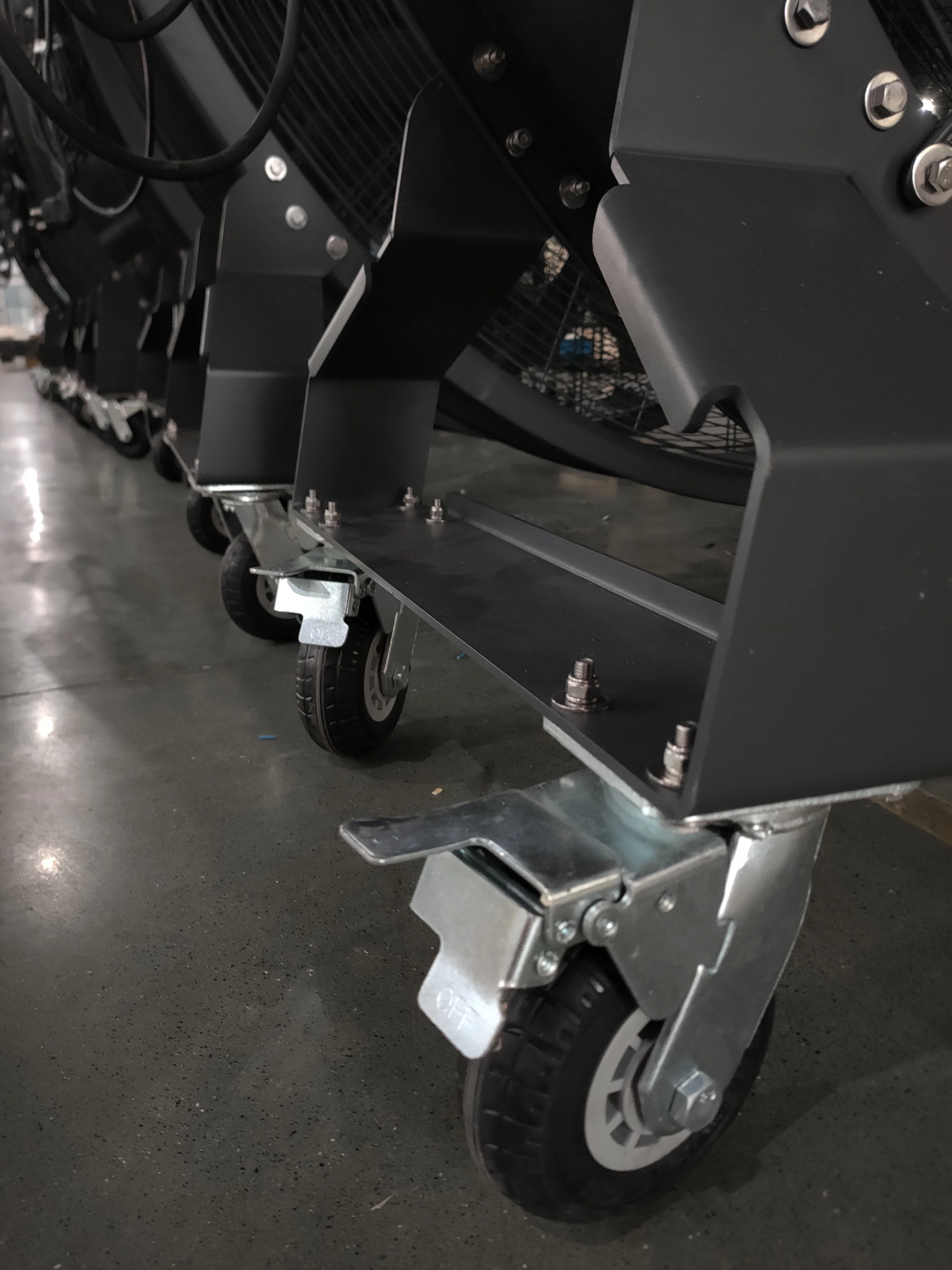 PMSM Motor 2m/1.5m Wave Blade Blower Exhaust Fan Standing Mobile Industrial Fan For Big Space