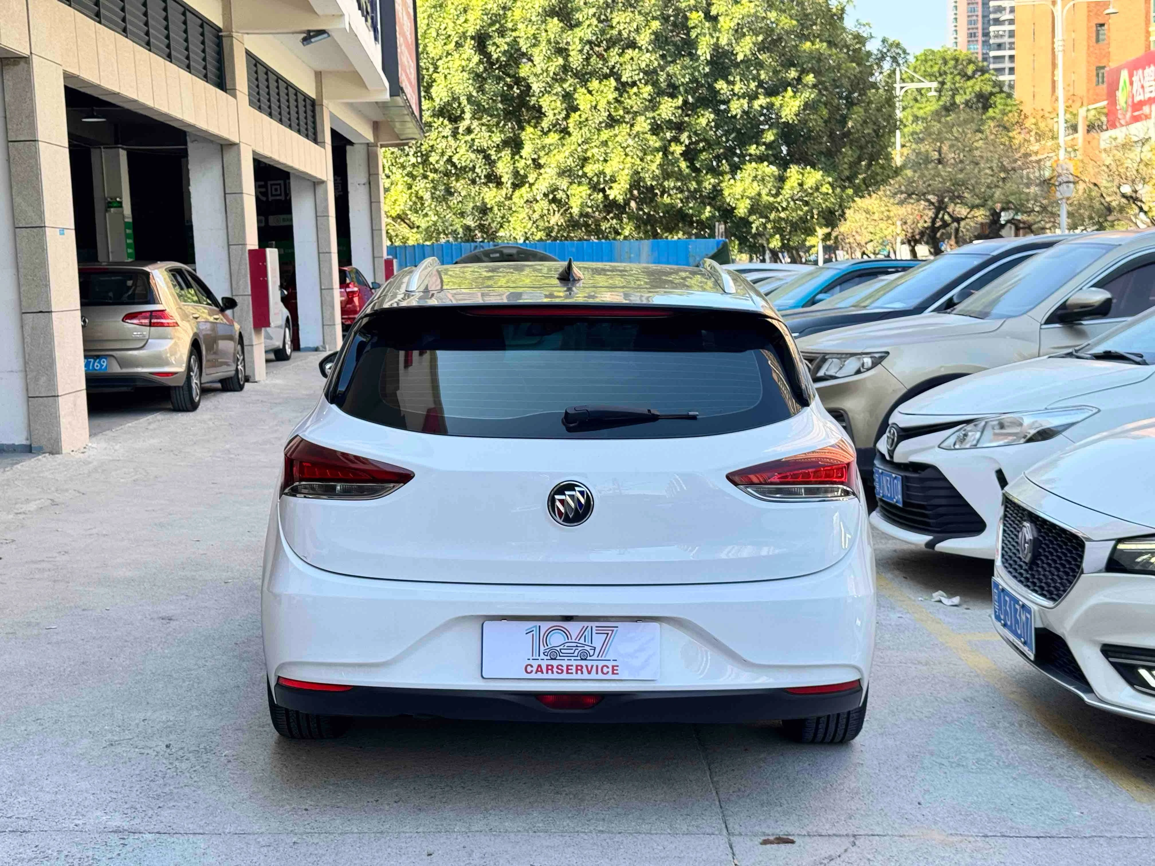 Подержанный Buick Yuelang 1.8T 2018 года автоматическая коробка передач комплектация Elite с функциями связи